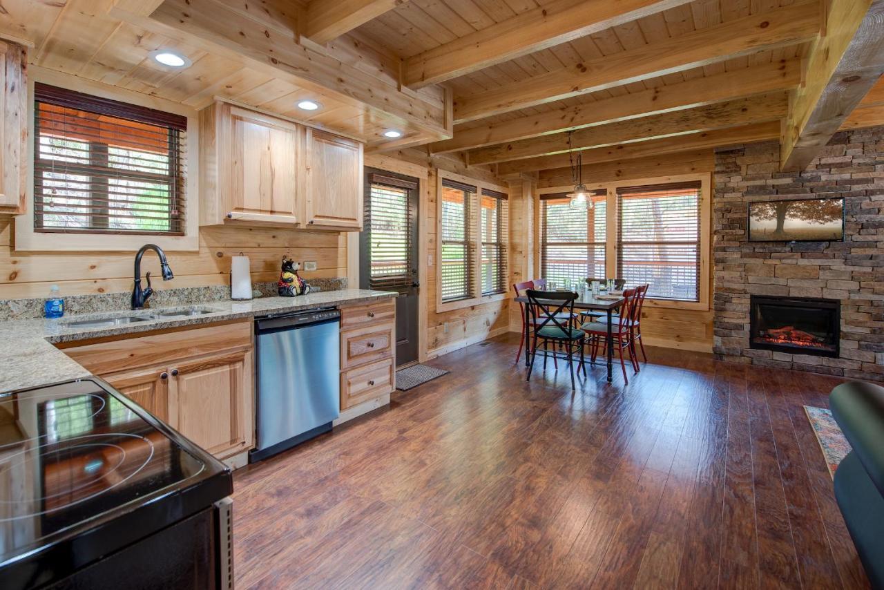 Woodland Escape Villa Pigeon Forge Ngoại thất bức ảnh